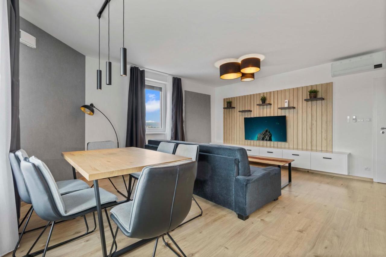 Ferienwohnung Lam Premiere - Ac - Awesome View In Pressburg Exterior foto